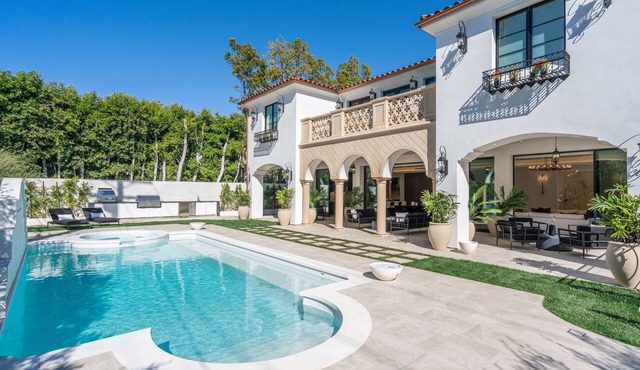 Villa Gemma by LuxJB 🏆 Beverly Hills Mansion Steps from Rodeo Drive
