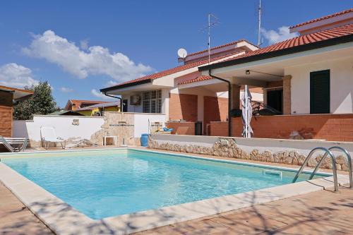 Villa Lella - Pantheon basement apartment, shared swimming pool 5 minutes from the sea, suitable for families or groups for complete relaxation