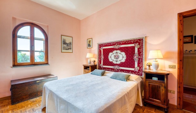 Villa Marta in Spoleto, 3 Bedrooms, 2 Bathrooms, Large Sun Terrace and Garden