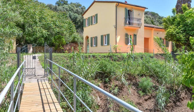 Villa Ponte Reale, Porto Azzurro, Reale