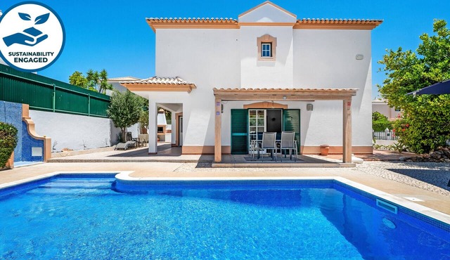 Villa with Heatable Pool & BBQ in Alcantarilha