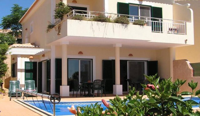 Villa with Private Pool, Breathtaking Ocean View, Close to Beach, Free Wifi