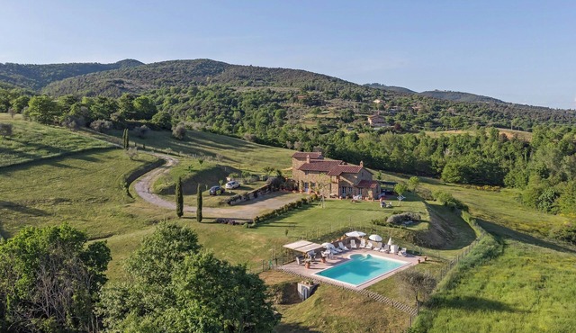 Villa with Trasimeno Lake view in Umbria