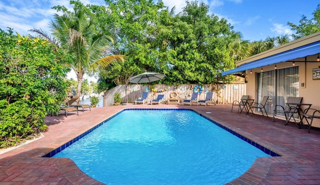 Waterfront Heated Pool + SUPs - 5BR Fun Stay!