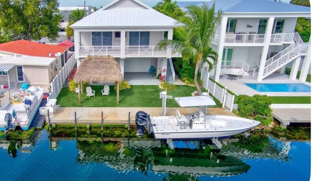 Waterfront, Movie Room, HotTub. 1 house, 2 Options