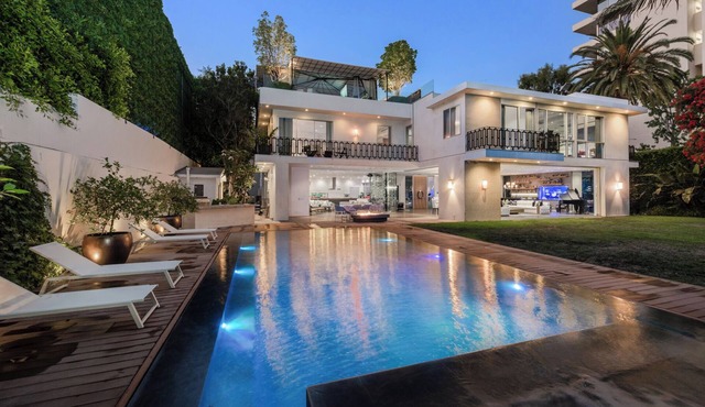 West Hollywood Paradise on Sunset