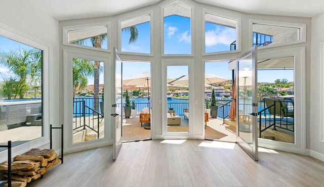 White Wake - Hot Tub | Lake Front | Luxury | Views