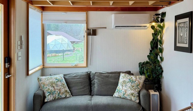 Wildcat Polly ~ Tiny but Wild Unique tiny home in Durango, Colorado
