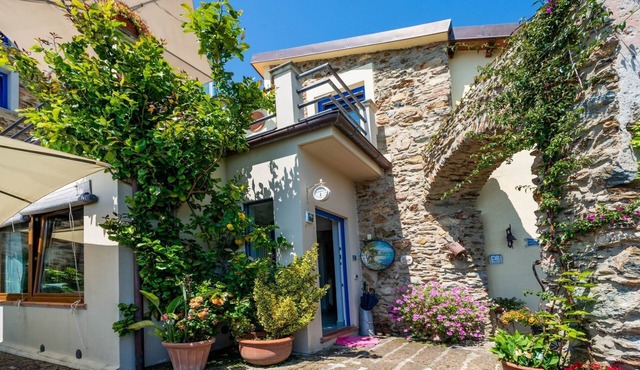 Wohnung 'Settimo Cielo7' mit Schwimmbad by Interhome