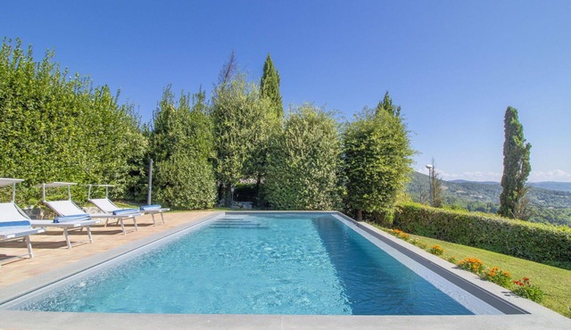 Wonderful private villa with WIFI, private pool, A/C, hot tub, TV, terrace and pets allowed