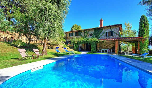 Wonderful private villa for 9 people with private pool, A/C, WIFI, TV, patio and panoramic view