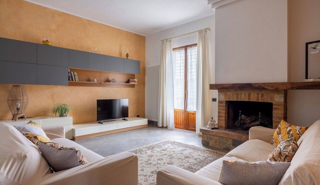 Wonderful villa for 8 people with WIFI, A/C, TV and balcony, close to Siena