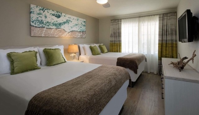 Your Key to Unforgettable Island Moments! 2 Relaxing Units with Balcony!