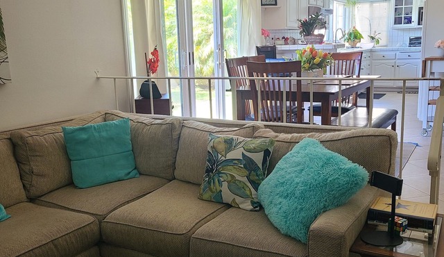 Your Perfect 3bed/2ba Pet-Friendly Paradise Near Disneyland & the Beach!