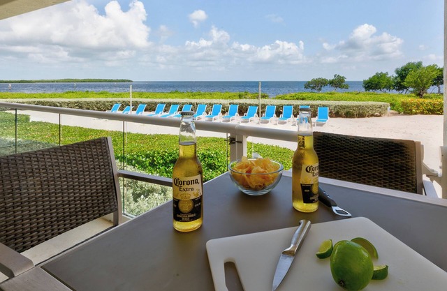 315 Mariners Club - 3 bedroom condo with unobstructed ocean views