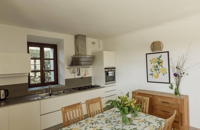 Holiday Isola Persons Bedrooms 