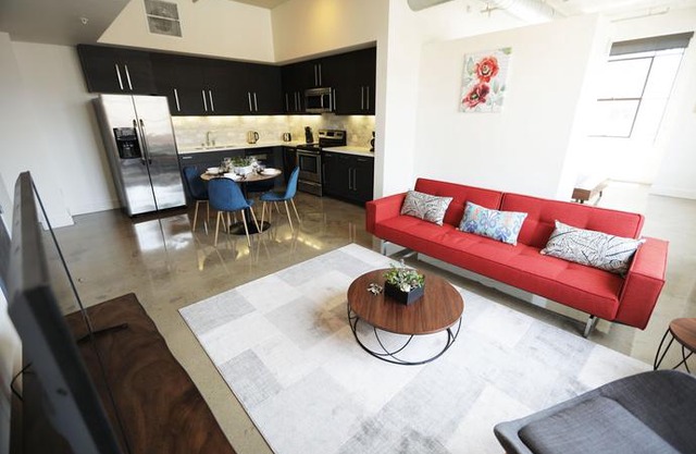 Downtown Lofty Suites
