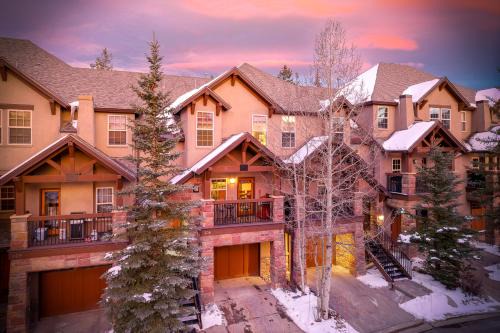 Downtown WP Villa 206 I Private Hot Tub I Views I Activity Program