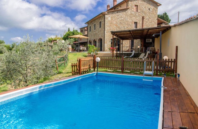 300 m² House ∙ 1 bedroom ∙ 10 guests