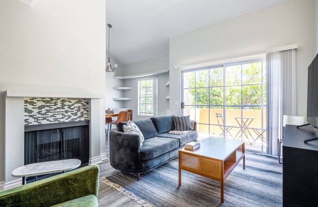 Luxe West Hollywood 2BR near TJ, W 3rd St, Beverly Center, by Blueground