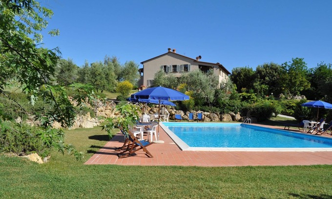 Iano Apartment | Flat in Iano,covered terrace, A/C, village walking distance,Wi-Fi,pool, sleeps 6