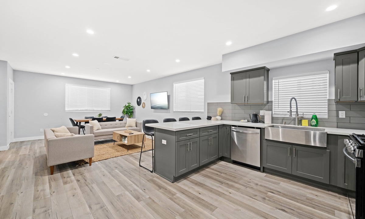 Carthay Circle House | Charming K-Town Retreat: Your LA Delight!