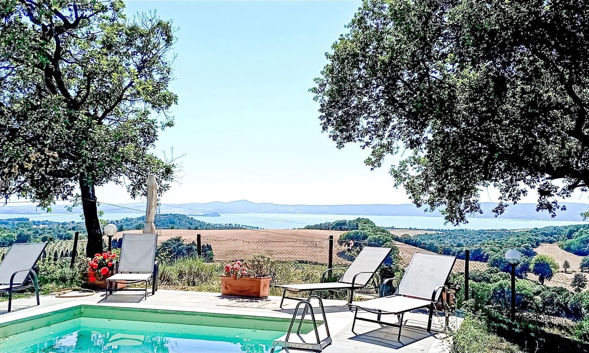 Capraccia House | Villa auf dem Seehügel by Interhome