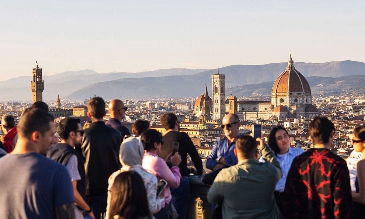 Quartiere di Porta Crucifera Apartment | Spacious Florence Apartment with Terrace Near Duomo & Train Station