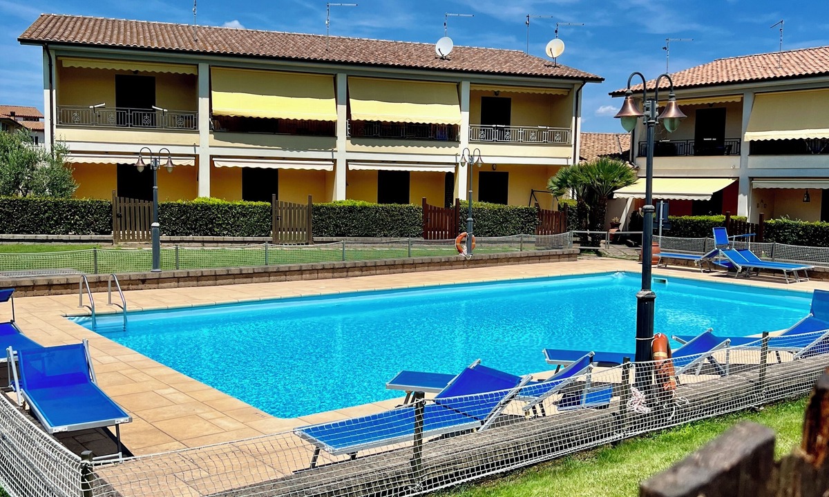 Capodimonte Apartment | The Little Meadow by the Lake