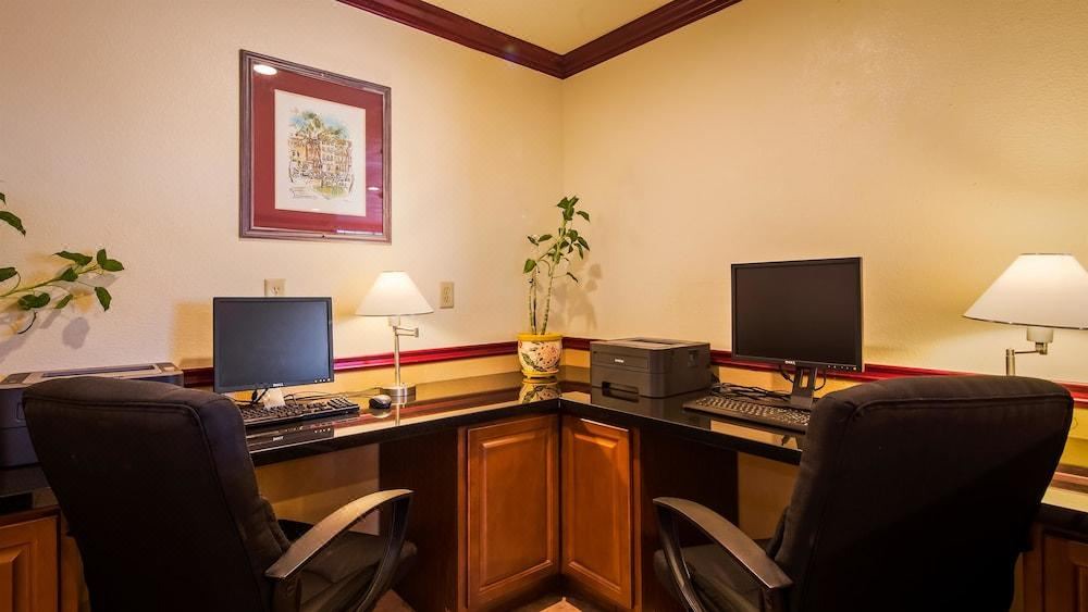 Photo of Livingroom in Palmdale