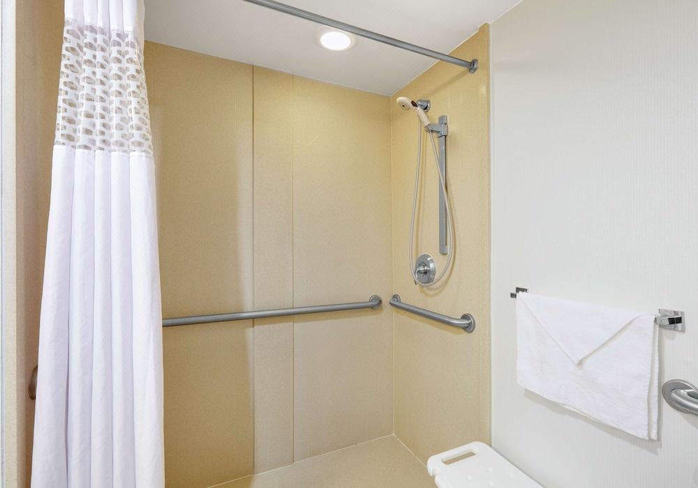 Photo of Bathroom in Harbor