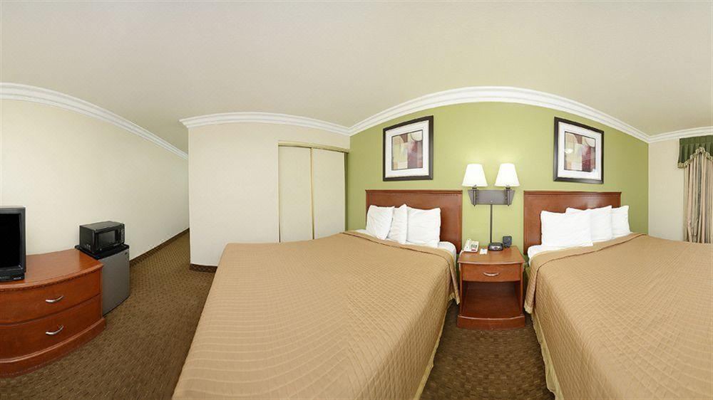 Photo of Bedroom in Canyon Lake