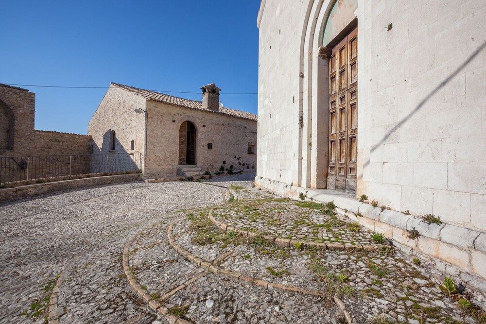Photo of Buildings in Campello sul Clitunno