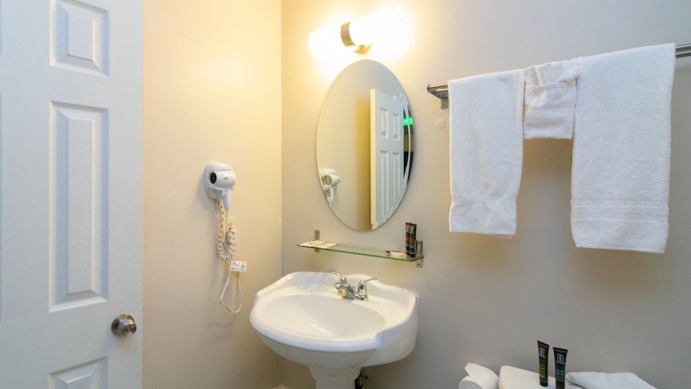 Photo of Bathroom in Northwest San Pedro