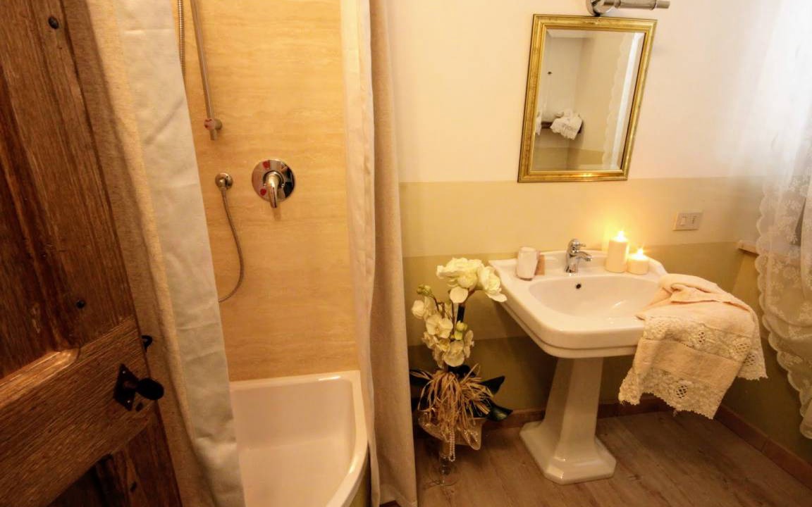Photo of Bathroom in Gallina