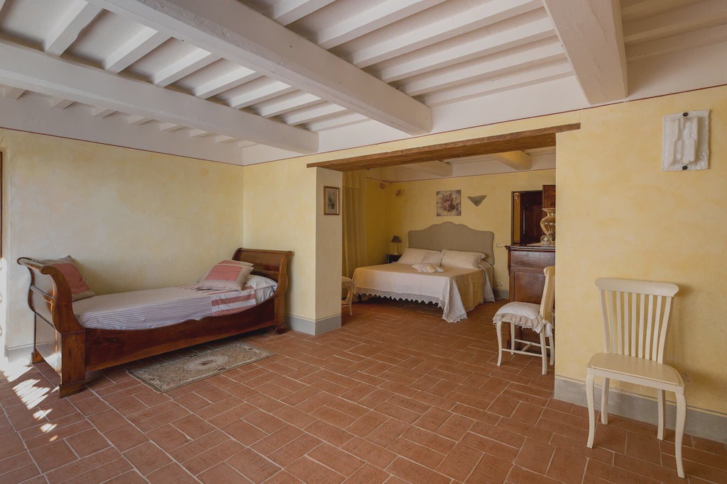 Photo of Others in Ossaia