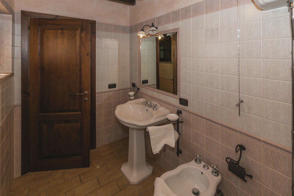 Photo of Bathroom in Montoro