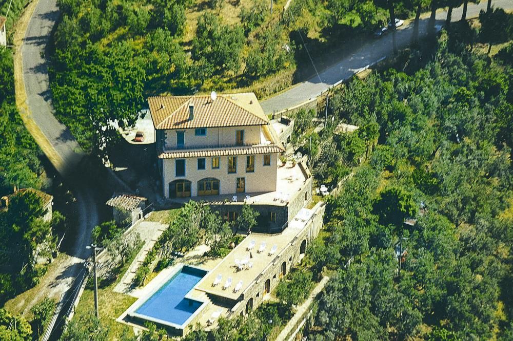 Photo of Buildings in Giugnano