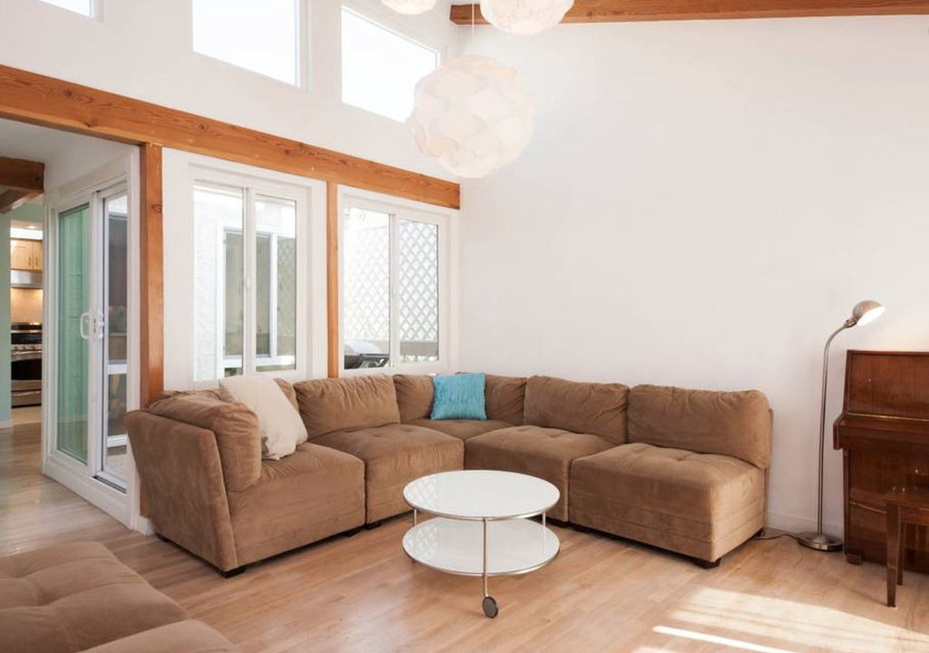 Photo of Livingroom in Mid-City