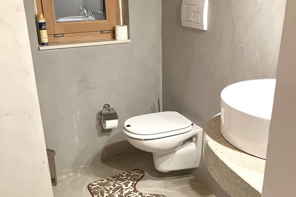 Photo of Bathroom in Collecorvino