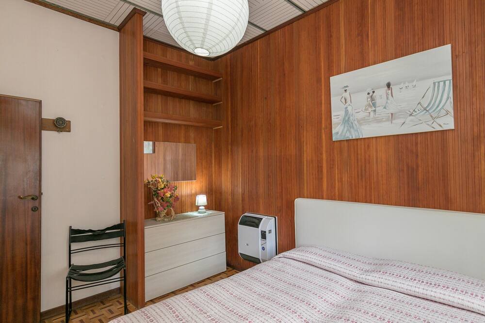 Photo of Bedroom in Castellina Marittima