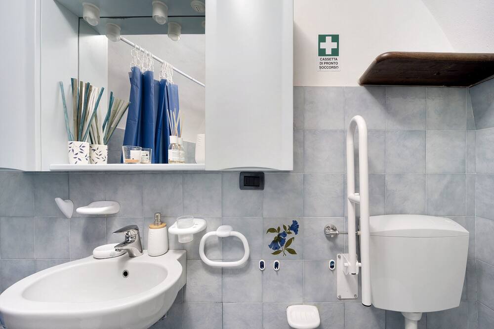Photo of Bathroom in Pontedassio
