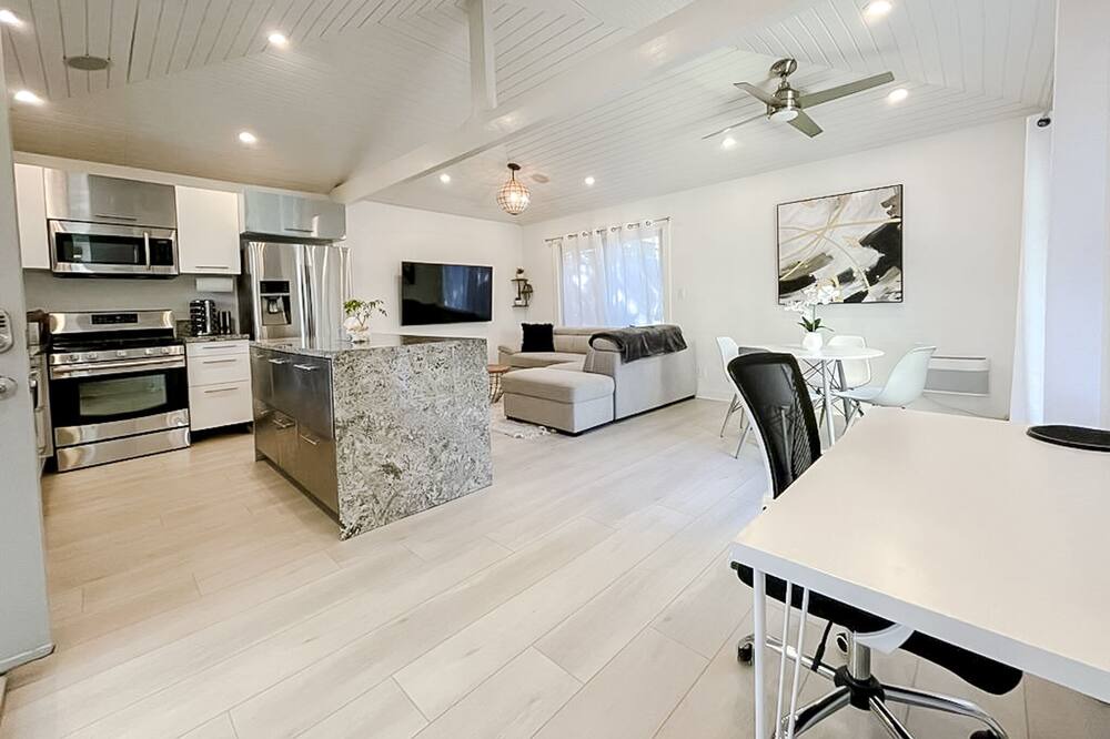 Photo of Kitchen in Hollywood Hills West