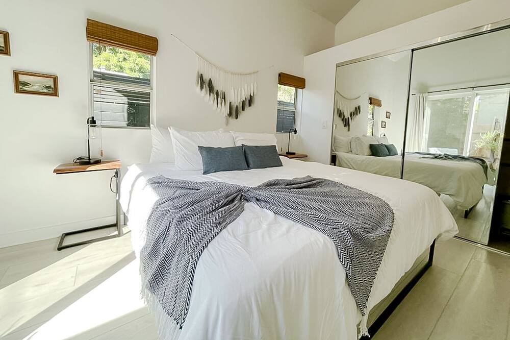 Photo of Bedroom in Hollywood Hills West