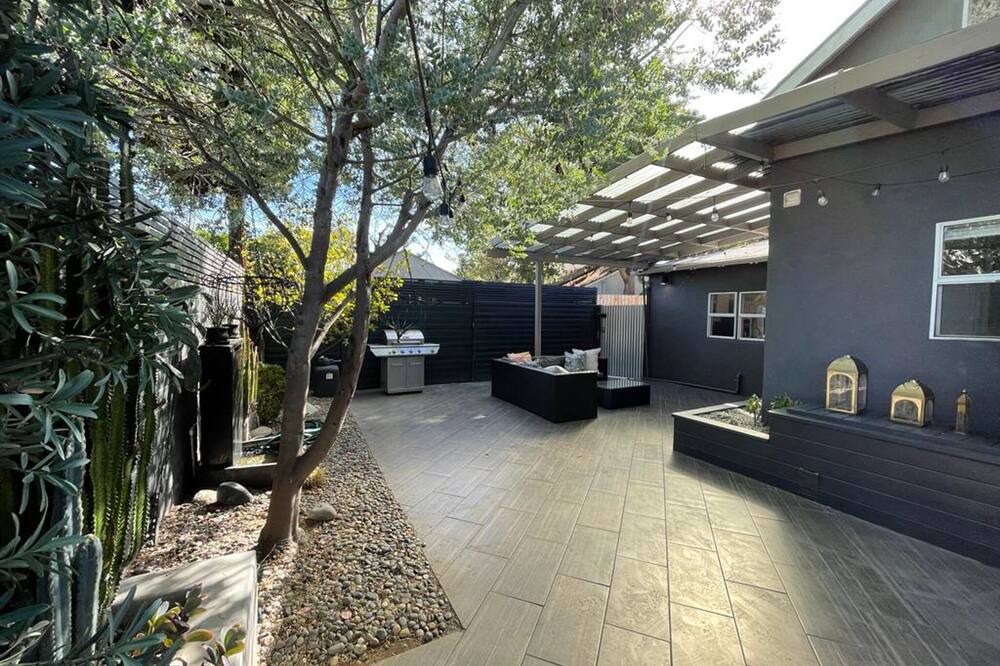 Photo of Others in Hollywood Hills West