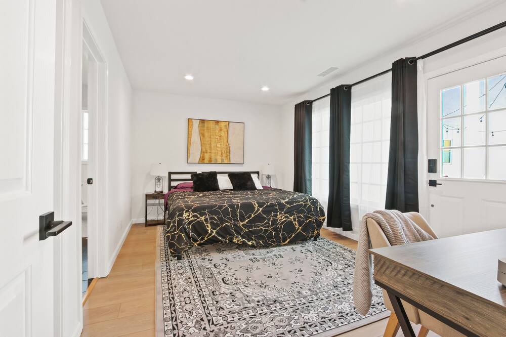 Photo of Bedroom in Bixby Knolls