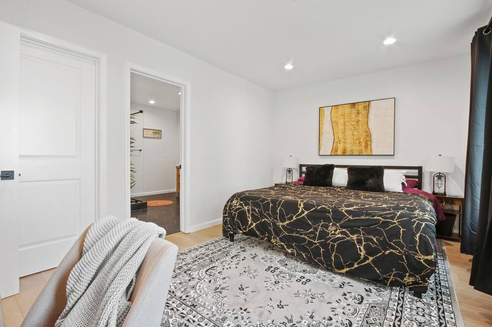 Photo of Bedroom in Bixby Knolls