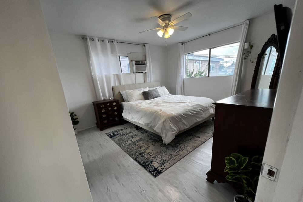 Photo of Bedroom in Lawndale