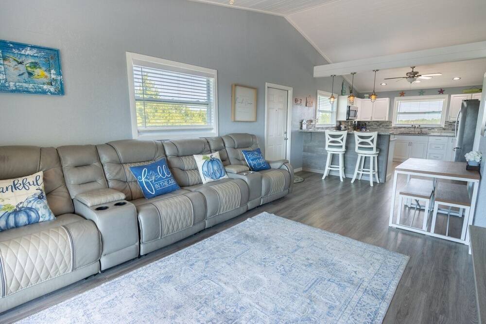 Photo of Livingroom in Port Pine Heights