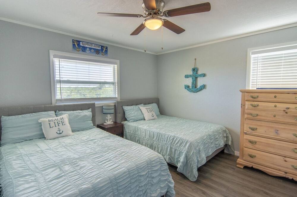Photo of Bedroom in Port Pine Heights